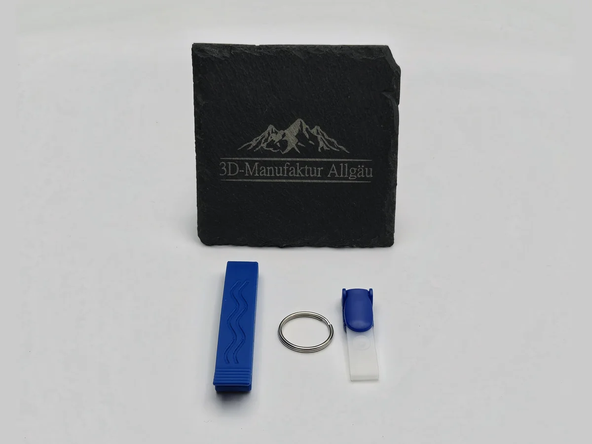 Kroko Kartenhalter in Dunkelblau mit blauem Clip